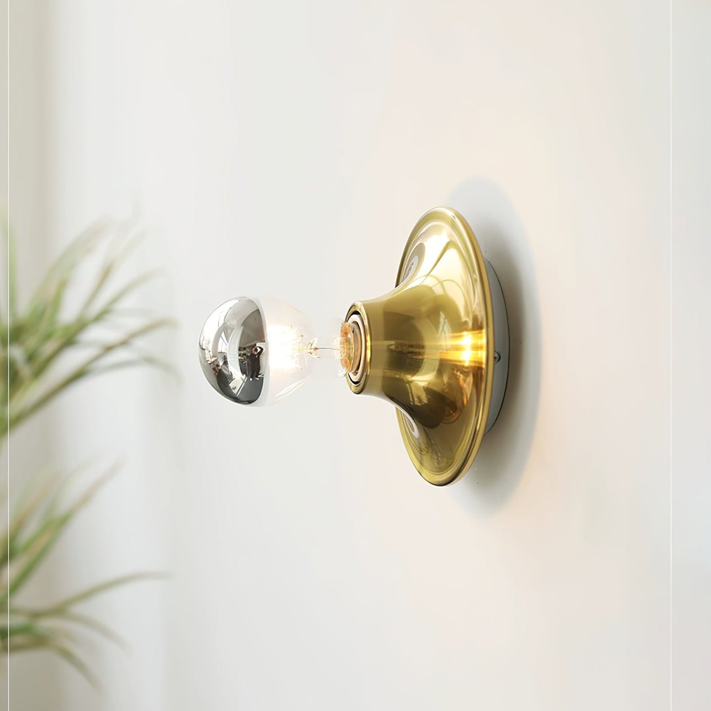 Eclipta Wall Light, Hardwired Wall Sconce, detail 3