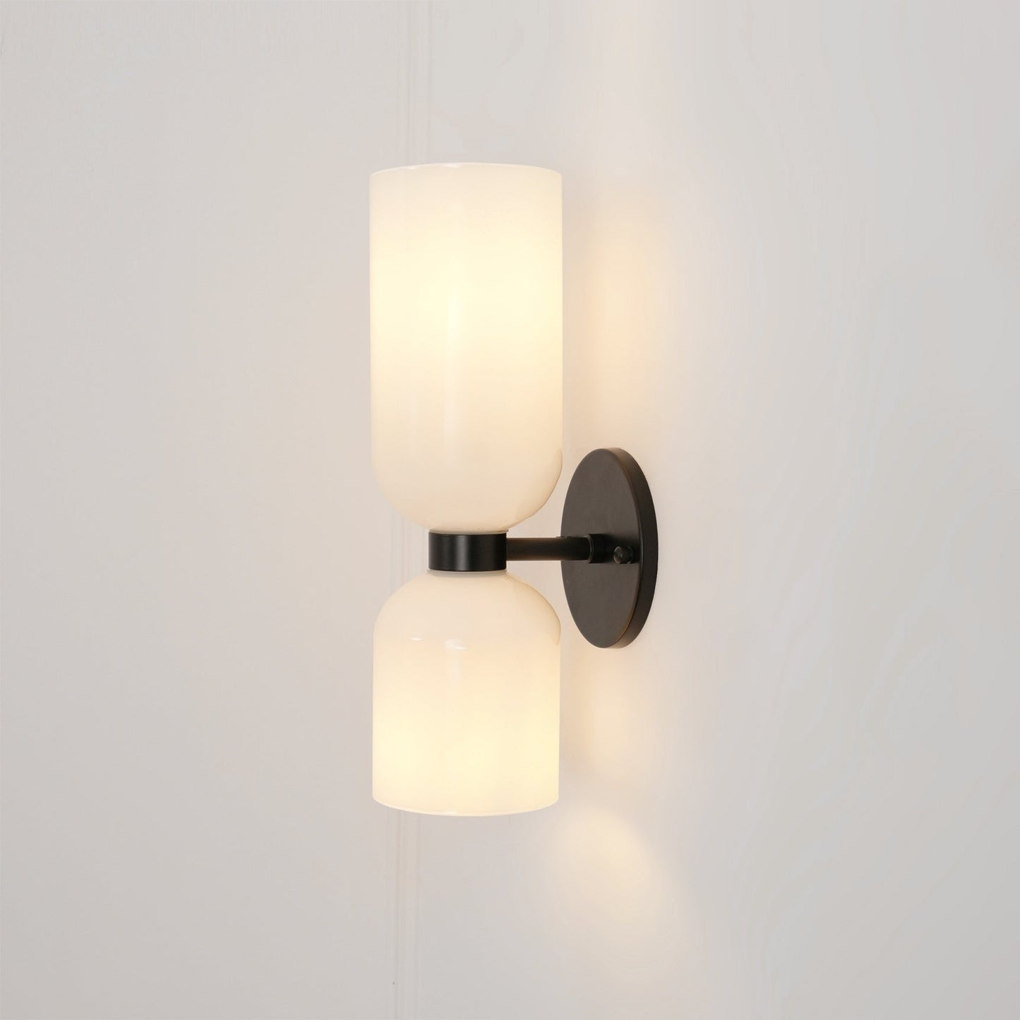 Edie Wall Light - Φ 4.7 x H 13.8 Brass, Hardwired Wall Sconce, detail 5